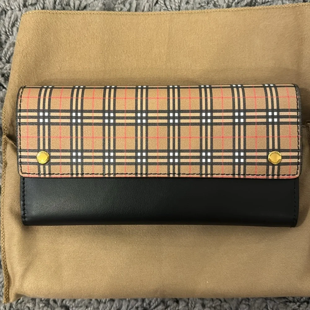 Burberry Wallet - Picture 3 of 7